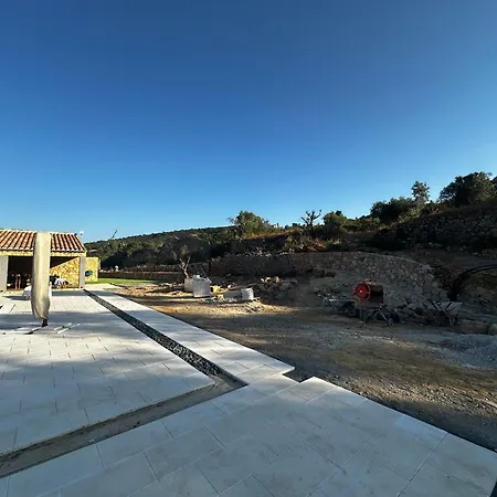 Κάμπινγκ Stone Φάρο